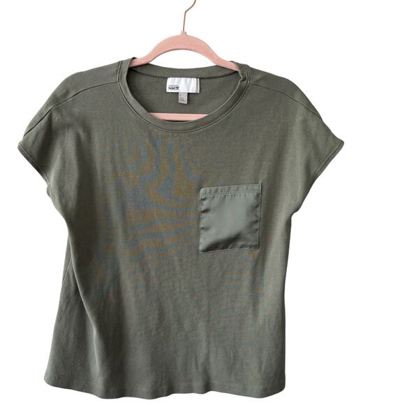 Nordstrom Rack Olive Green Pocket Basic Short Sleeve Tee Women's Size Small - Picture 1 of 9